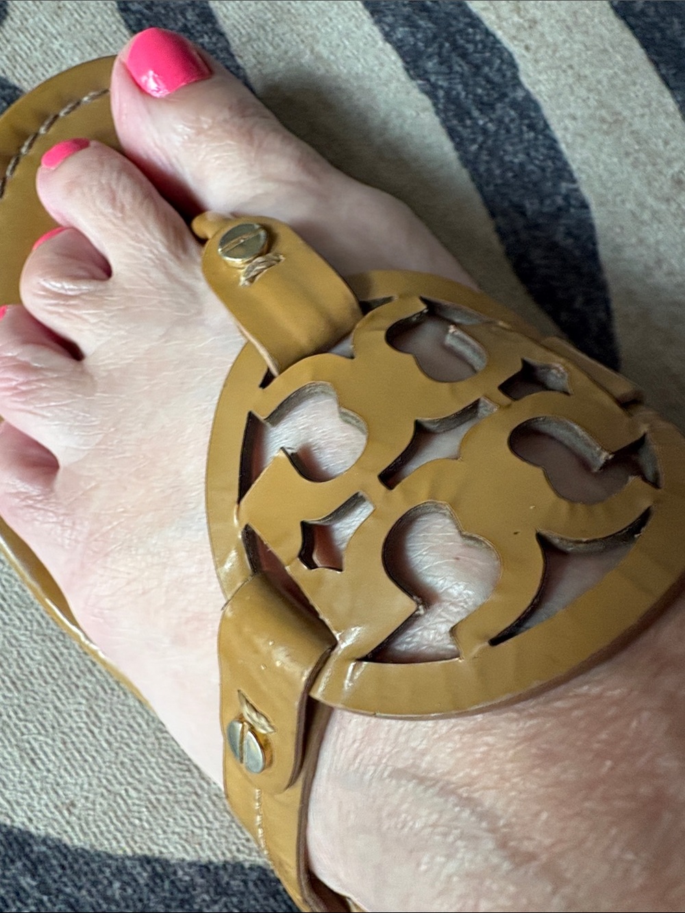 Tory Burch Miller sandals tan color cachets Patent Leather FAIR 7 - Picture 7 of 10